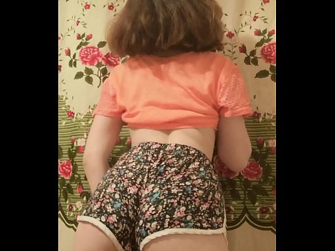 ❤️ Neska gazte sexy galtzak kentzen kameraren aurrean ❌ Porno vk gugan ❌